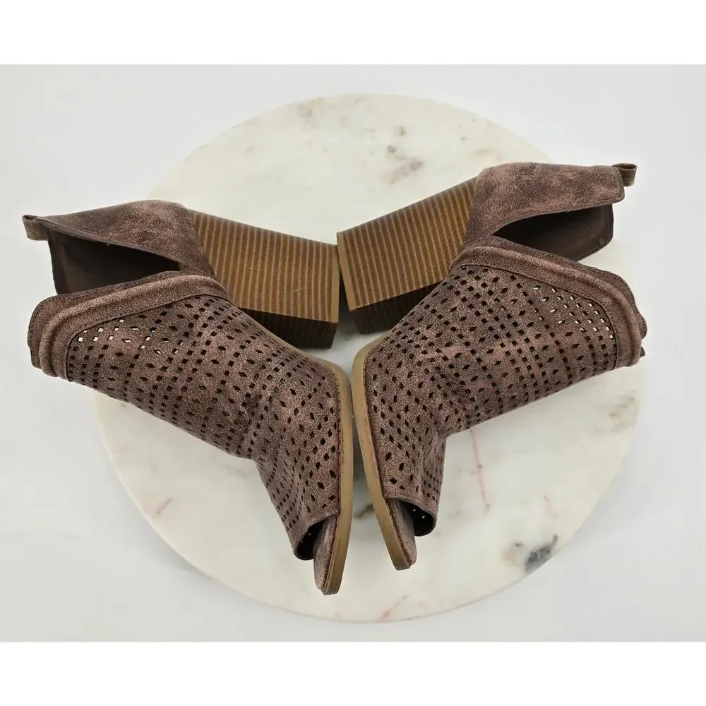 Qupid Barnes Rose Brown Perforated Peeptoe Boots Boho Festival‎